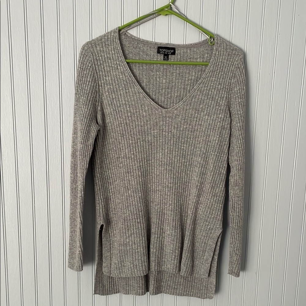TOPSHOP Gray Knit Ribbed V-Neck Long Sleeve Sweater | Size 8